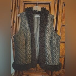 Brown Quilted Vest with Faux Fur Trim, XL